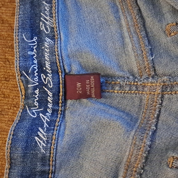 Womens Gloria Vanderbilt Denim 20W All-Around Slimming Effect Shorts - Picture 5 of 6